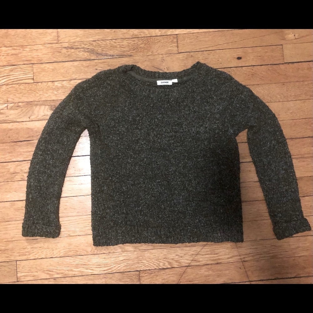 Cropped knit green sweater